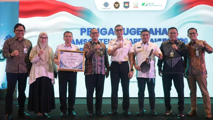 Pemkot Makassar meraih penghargaan Jamsostek Award 2026.