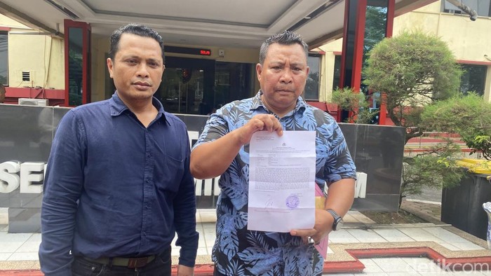 Mahasiswa Universitas Darma Agung yang membuat laporan di Polda Sumut