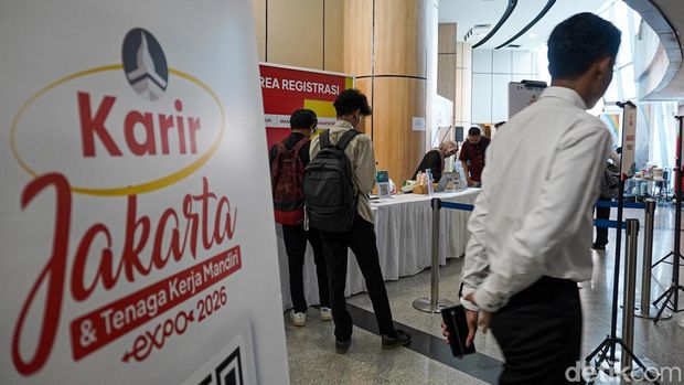 Pencari Kerja Berburu 12 Ribu Lowongan di Karir Jakarta Expo 2026 Pemerintah Provinsi DKI Jakarta menggelar bursa kerja Karir Jakarta dan Tenaga Kerja Mandiri Expo 2026 di Convention Hall SMESCO, Jakarta Selatan, Kamis (22/10/2026).
