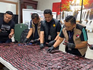 Polisi Bongkar Gudang Berisi Ribuan Vape Narkoba di Bengkel Deli Serdang