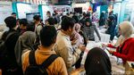 Potret Padatnya Pencari Kerja di Tengah Badai PHK