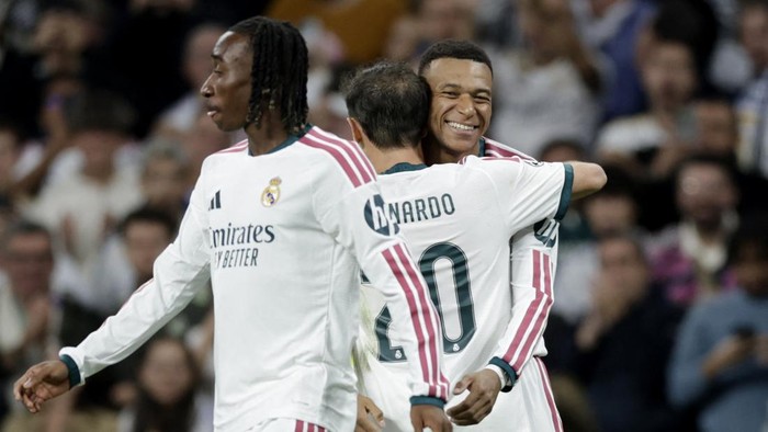 Kylian Mbappe (kanan) saat merayakan gol ke gawang RB Leipzig.
