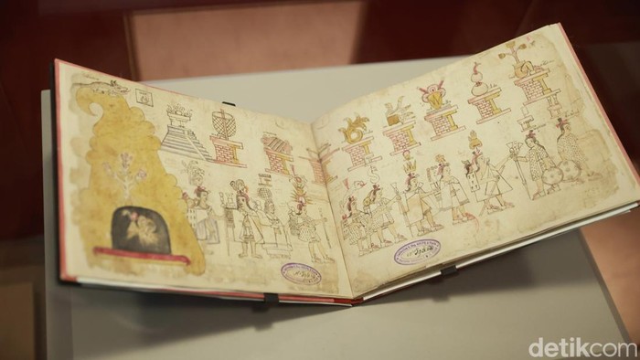 MEXICO CITY, MEXICO - OCTOBER 21: âThe Tira de Tetepilco Codex is seen on display as part of the exhibition featuring the Codex Azcatitlan, at the National Museum of Anthropology, in Mexico City, Mexico on October 21, 2026. âThe Codex Azcatitlan, a late 16th to early 17th-century pictographic manuscript detailing Mexica history, is on loan from the National Library of France to mark 200 years of diplomatic relations between Mexico and France. Exhibited at Mexico's National Museum of Anthropology for the first time since its departure in 1840, the historic document is displayed alongside 25 archaeological and ethnographic artifacts. (Photo by Daniel Cardenas/Anadolu via Getty Images)