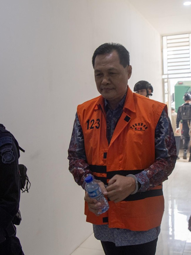 Edison Jalani Sidang Perdana Kasus Dugaan Suap Opini WTP