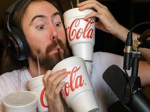 Hobi Minum Soda dan Jarang Sikat Gigi, Streamer Ini Kehilangan Banyak Gigi