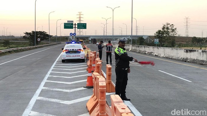 Tol Paspro kembali dibuka setelah sebelumnya dijadikan uji landasan pesawat TNI AU