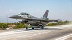 Jet Tempur TNI AU Lepas Landas dari Jalan Tol Paspro