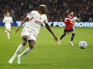 Komentar Calvin Verdonk Usai Duel Hadapi Victor Osimhen di Liga Champions