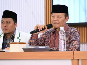 HNW Minta RUU Sisdiknas Tetap Posisikan UU Pesantren sebagai Lex Specialis