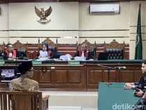 Walkot Madiun Nonaktif Maidi Divonis 5 Tahun Bui