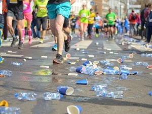 Jangan Diabaikan, Dokter Ungkap Tanda-tanda Kurang Minum Saat Marathon