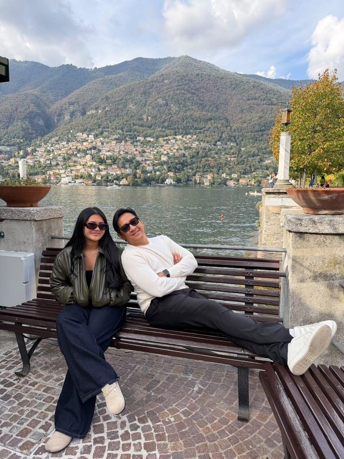 Andre Taulany dan Amanda Rigby bulan madu