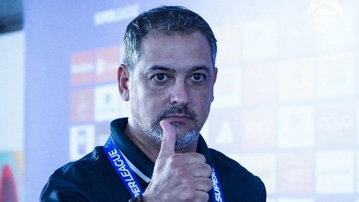 Marcos Santos resmi dipecat Arema FC sebagai pelatih utama