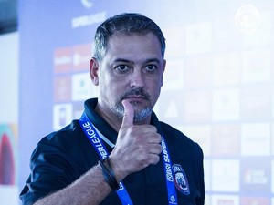 Marcos Santos Resmi Dipecat Arema FC