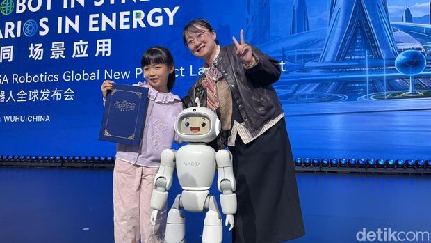 Aimoga resmi mengenalkan robot humanoid AI yang punya 'perasaan' dan bisa memahami suasana hati manusia. Robot tersebut bernama Mobo