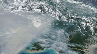 NASA Ungkap Kebakaran Papua, Asap Tebal Terlihat dari Satelit