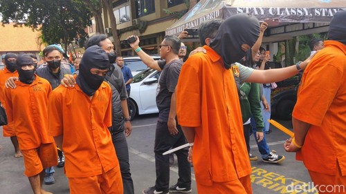 Konferensi pers di Mapolda Bali, Jumat (23/10/2026). (Putu Yonata/detikBali)