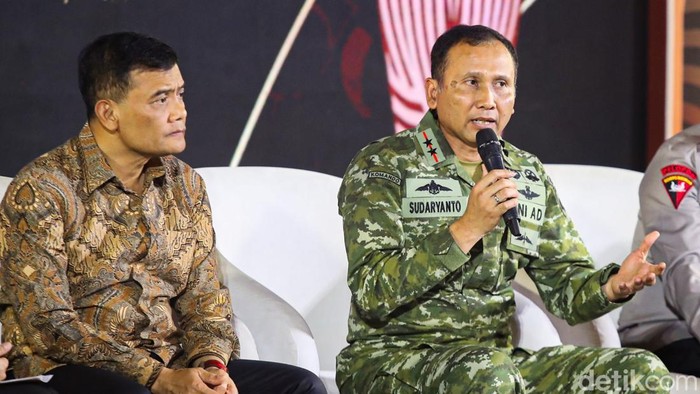 Forum Investasi Jateng Bahas Strategi KEK Batang Hadapi Persaingan Global Jawa Tengah memperkuat strategi menarik investasi melalui KEK Batang dan kolaborasi lintas instansi. Keamanan dan kemudahan usaha menjadi perhatian utama.