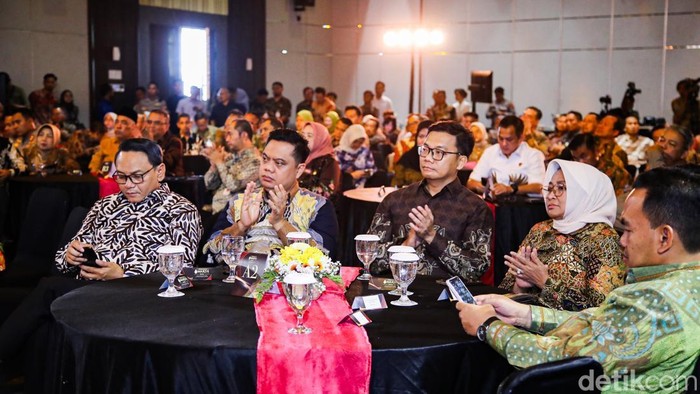 Jawa Tengah memperkuat strategi menarik investasi melalui KEK Batang dan kolaborasi lintas instansi. Keamanan dan kemudahan usaha menjadi perhatian utama.