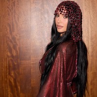 Gaya Kim Kardashian Rayakan Ultah Ke-46, Seksi Pakai Kaftan Mini