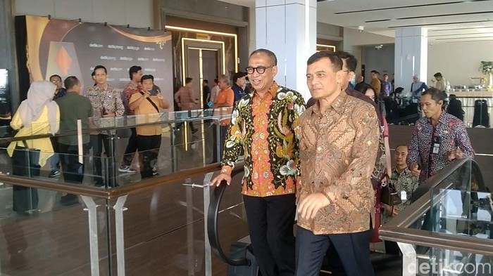 Gubernur Jawa Tengah Ahmad Luthfi menghadiri detikJateng-Jogja Awards 2026 di Nusantara Ballroom, KEK Industropolis Batang, Jumat (23/10/2026).