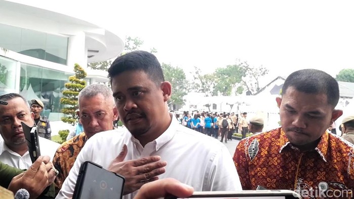 Gubsu Bobby Nasution saat sambutan di acara Teras Pelajar Sumut Berkah (Foto: Nizar Aldi/detikSumut)