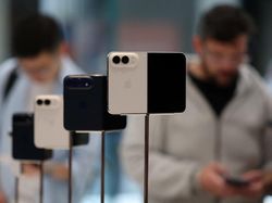 iPhone Duo Resmi Meluncur, Pembeli di Australia Antre Sejak Dini Hari