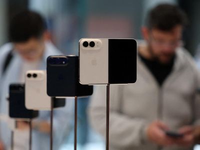 iPhone Duo Resmi Meluncur, Pembeli di Australia Antre Sejak Dini Hari