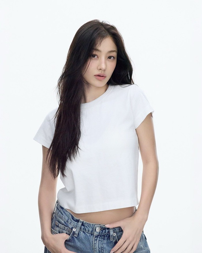 Jihyo TWICE Manajemen EMITHAUS merilis foto resmi Jihyo TWICE.