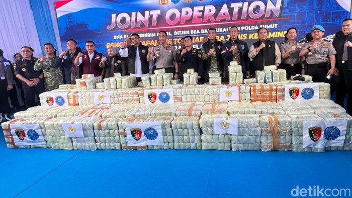 Penampakan 1,16 ton ketamin yang diamankan tim gabungan.