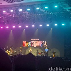 The Rose Buka Konser ROSETOPIA Jakarta dengan Gelegar!
