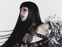 Aksi Badass Lisa BLACKPINK di MV Tarantino