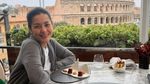 Gaya Santai Lulu Tobing Saat Liburan di Italia