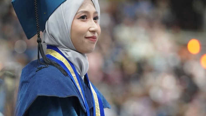 Lulusan S3 terbaik ITB