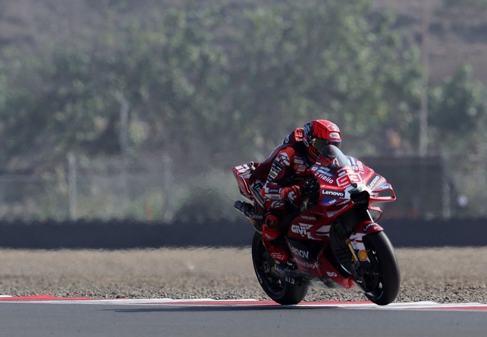 MotoGP - Indonesian Grand Prix - Mandalika International Street Circuit, Mandalika, Indonesia - October 11, 2026 Ducati Lenovo Teams Marc Marquez in action during the MotoGP race REUTERS/Willy Kurniawan