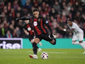 Bola-bola Mati Bournemouth Hancurkan AC Milan