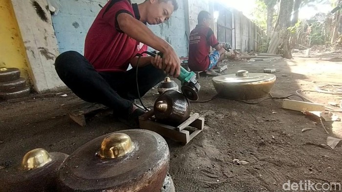 Melihat dari Dekat Kerajinan Gamelan di Jatirejo Nganjuk Melihat dari Dekat Kerajinan Gamelan di Jatirejo Nganjuk