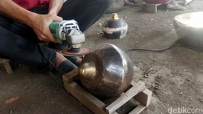 Melihat dari Dekat Kerajinan Gamelan di Jatirejo Nganjuk Melihat dari Dekat Kerajinan Gamelan di Jatirejo Nganjuk