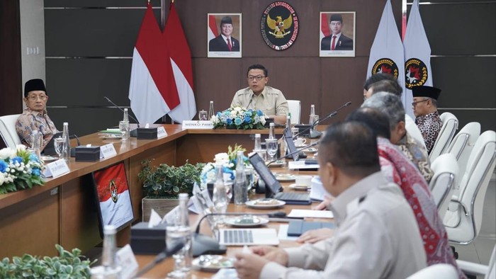 Menag jalani RTM di Kemenko PMK.