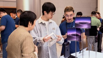 Kehadiran iPhone Duo menandai langkah Apple memasuki segmen ponsel lipat, yang sebelumnya telah diisi oleh sejumlah produsen ponsel pintar lain. Foto: VCG via Getty Images/VCG