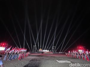 Masyarakat Suku Using Banyuwangi menggelar ritual Meras Gandrung menjelang Festival Gandrung Sewu 2026. Tradisi ini pelestari budaya dan daya tarik wisata.