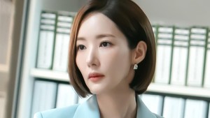 Saat ini Kang Yi Ji menjabat sebagai wakil manajer di tim legal Chronic Motors. Orang sekantor melabeli dirinya sebagai perempuan yang selalu menggunakan 100% logika. (Foto: dok. SBS)