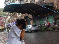 Ngeri Kondisi di Jepang dan Taiwan Gara-gara Terjangan Topan Champi