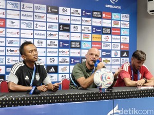 Johnny Jansen Tak Terima Kadek Arel Kena Kartu Merah, tapi Minta Belajar