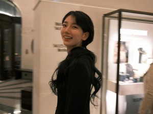 Viral Hyunbaek Core: Tren Fashion Korea Tampil Rich Girl ala Suzy
