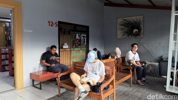 Perpustakaan Pitimoss di Bandung Perpustakaan Pitimoss di Bandung