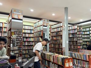 Menjaga Nyala Literasi dan Ruh Kertas di Tengah Gempuran Era Digital
