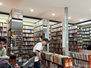 Menjaga Nyala Literasi dan Ruh Kertas di Tengah Gempuran Era Digital
