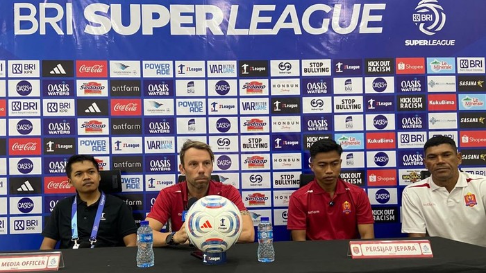 Persijap Jepara saat konferensi pers di Stadion Gelora Bumi Kartini Jepara, Jumat (23/10/2026).