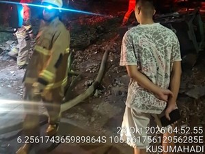Tumpukan Sampah Depan Ruko Bintaro Jaksel Terbakar, 3 Mobil Damkar Dikerahkan
